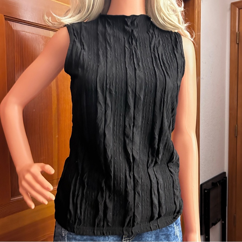 Chic Textured Tank Top - Picture 7 of 16